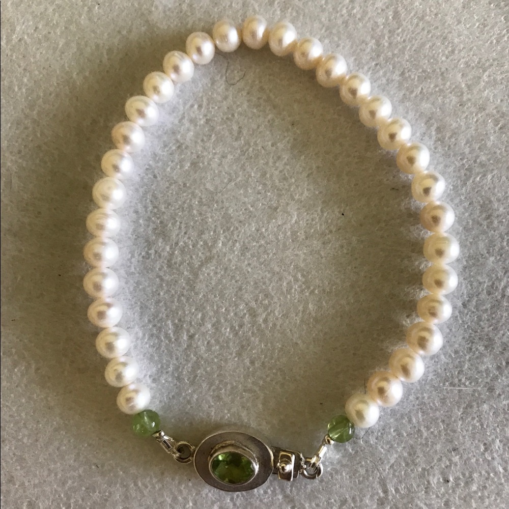 Handmade Fresh water pearls peridot in silver